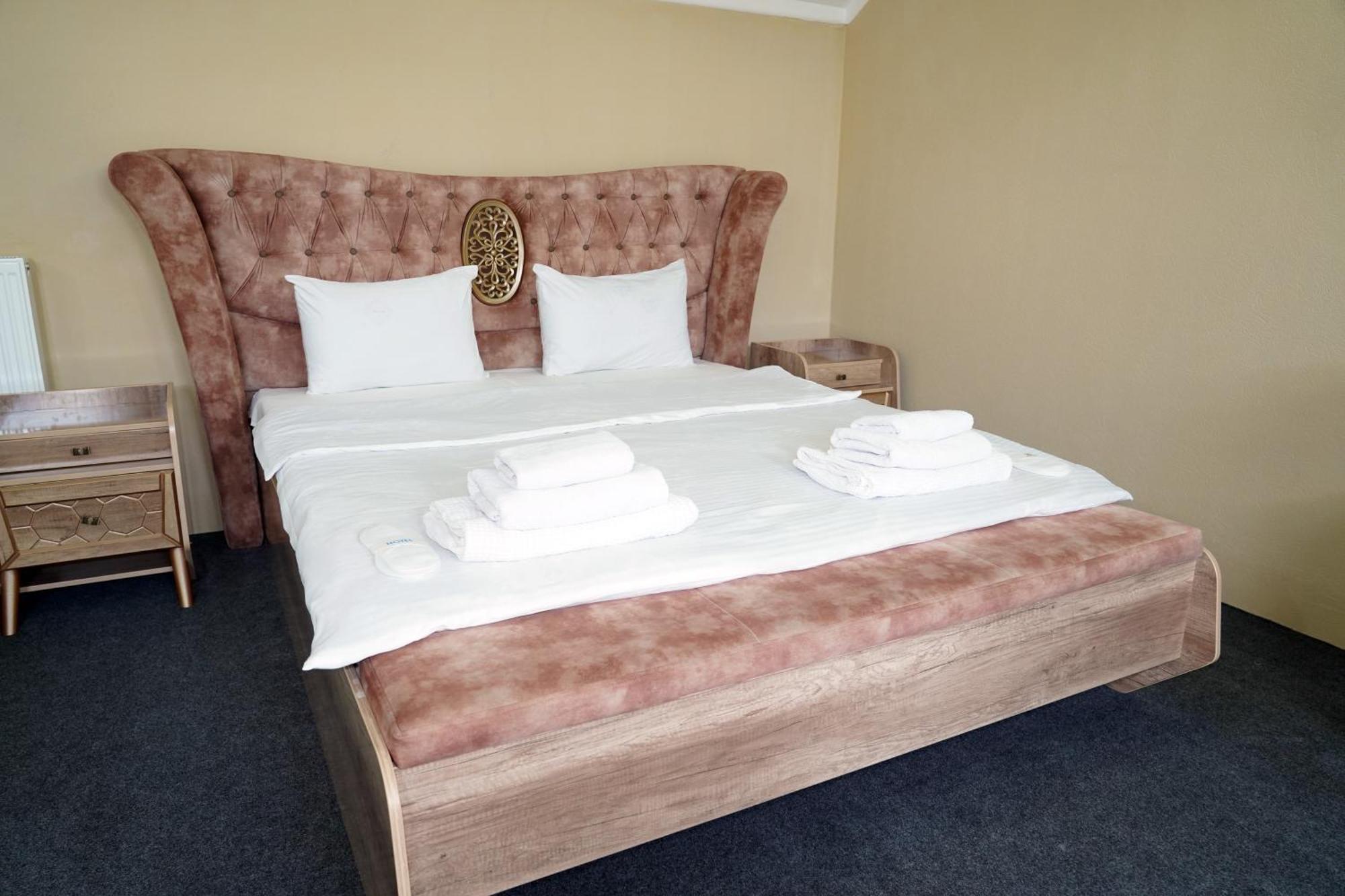 Hostel Premium Tashkent Ngoại thất bức ảnh